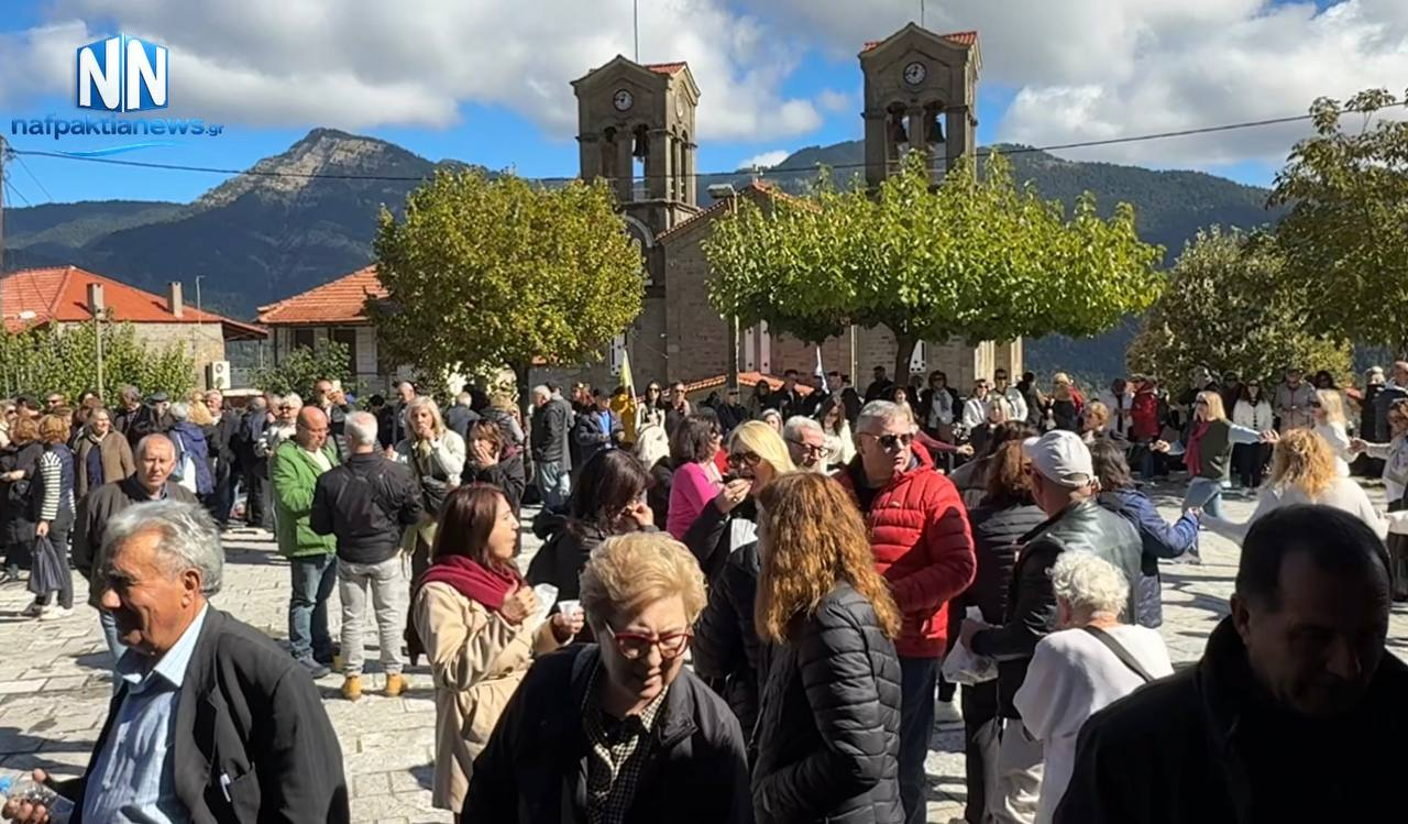 Άνω Χώρα: Απίστευτο σκηνικό – «Βούλιαξε» το χωριό από χιλιάδες επισκέπτες για το τσίπουρο και το κάστανο (Βίντεο)