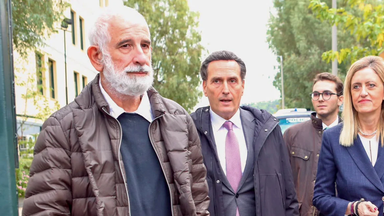 Φυλάκιση 12 μηνών με αναστολή στη γυναίκα που είχε καταγγείλει τον Πέτρο Φιλιππίδη για βιασμό, την είχε μηνύσει για ψευδή καταμήνυση (δείτε τις δηλώσεις του)