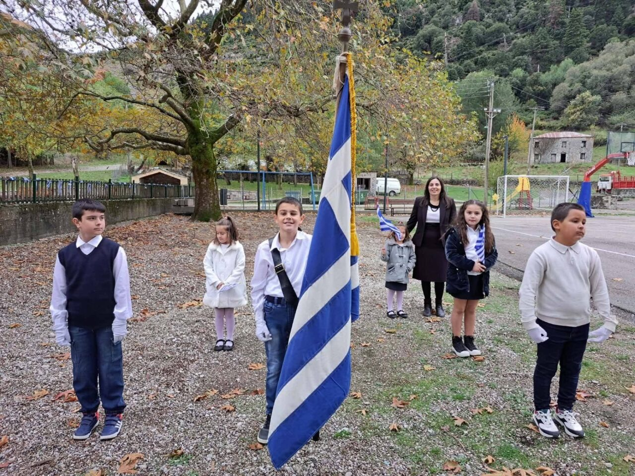 Αιτωλοακαρνανία: Λίγοι μαθητές αλλά μεγάλη περηφάνια στην παρέλαση στο Περδικάκη