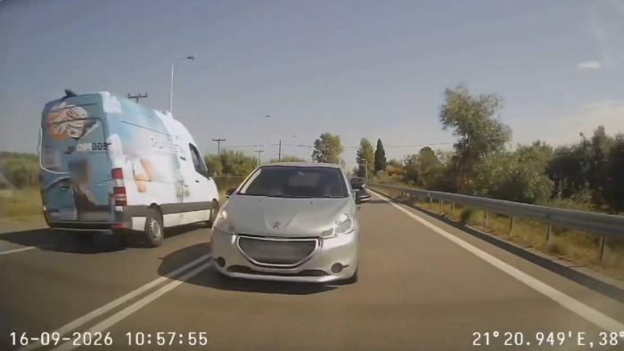 Αιτωλοακαρνανία: Ασυνείδητος οδηγός κάνει επικίνδυνη προσπέραση – δείτε βίντεο που σοκάρει