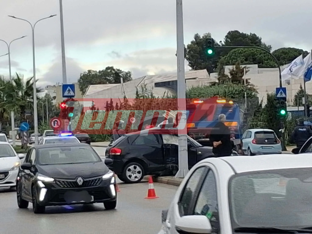 Τροχαίο με ΙΧ στην ΕΟ Πατρών-Κορίνθου – “Καβάλησε” νησίδα και κατέληξε σε κολώνα (ΦΩΤΟ)