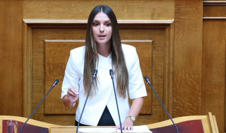 Η Μυρτώ Κοροβέση ενώνει τις δυνάμεις της με το ΠΑΣΟΚ – Κρίσιμη συνάντηση με Ανδρουλάκη την Τετάρτη