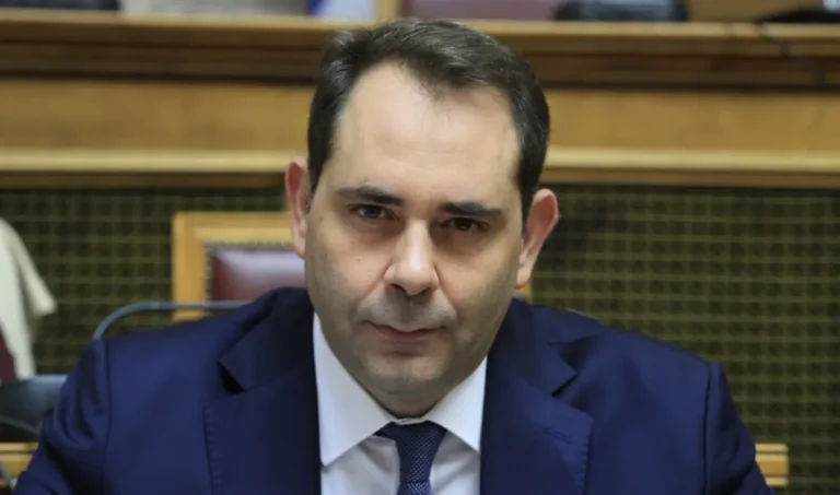 Πετραλιάς: Έβδομη χρονιά ρεκόρ για την Ελλάδα – Το χρέος πέφτει στο 128,8% το 2027