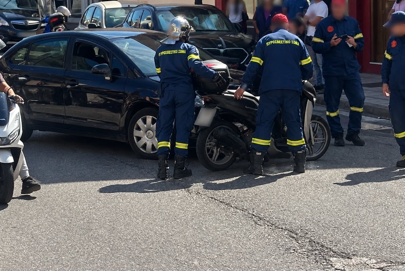 Σοβαρό τροχαίο στο Αγρίνιο: Δικυκλιστής τραυματίστηκε σε σύγκρουση με ΙΧ – Κινητοποίηση Πυροσβεστικής