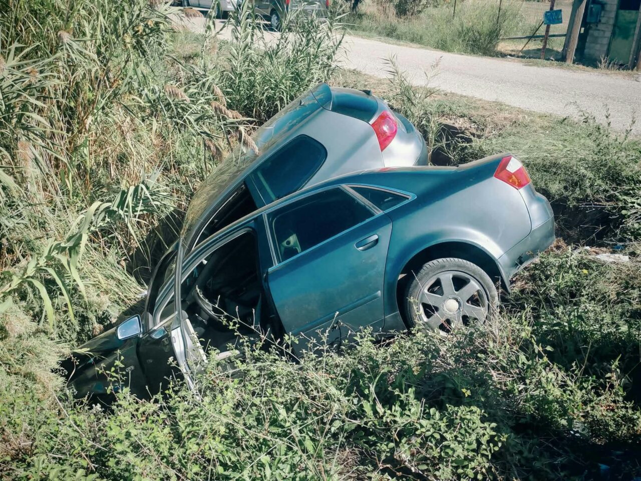 Σφοδρό τροχαίο στη Λεύκα Αγρινίου: Δύο ΙΧ έπεσαν σε αρδευτικό αύλακα – Τραυματίας 69χρονος